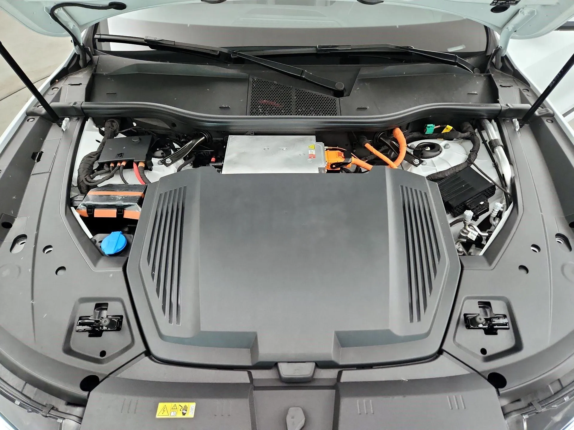 2022  Audi  e-tron Premium