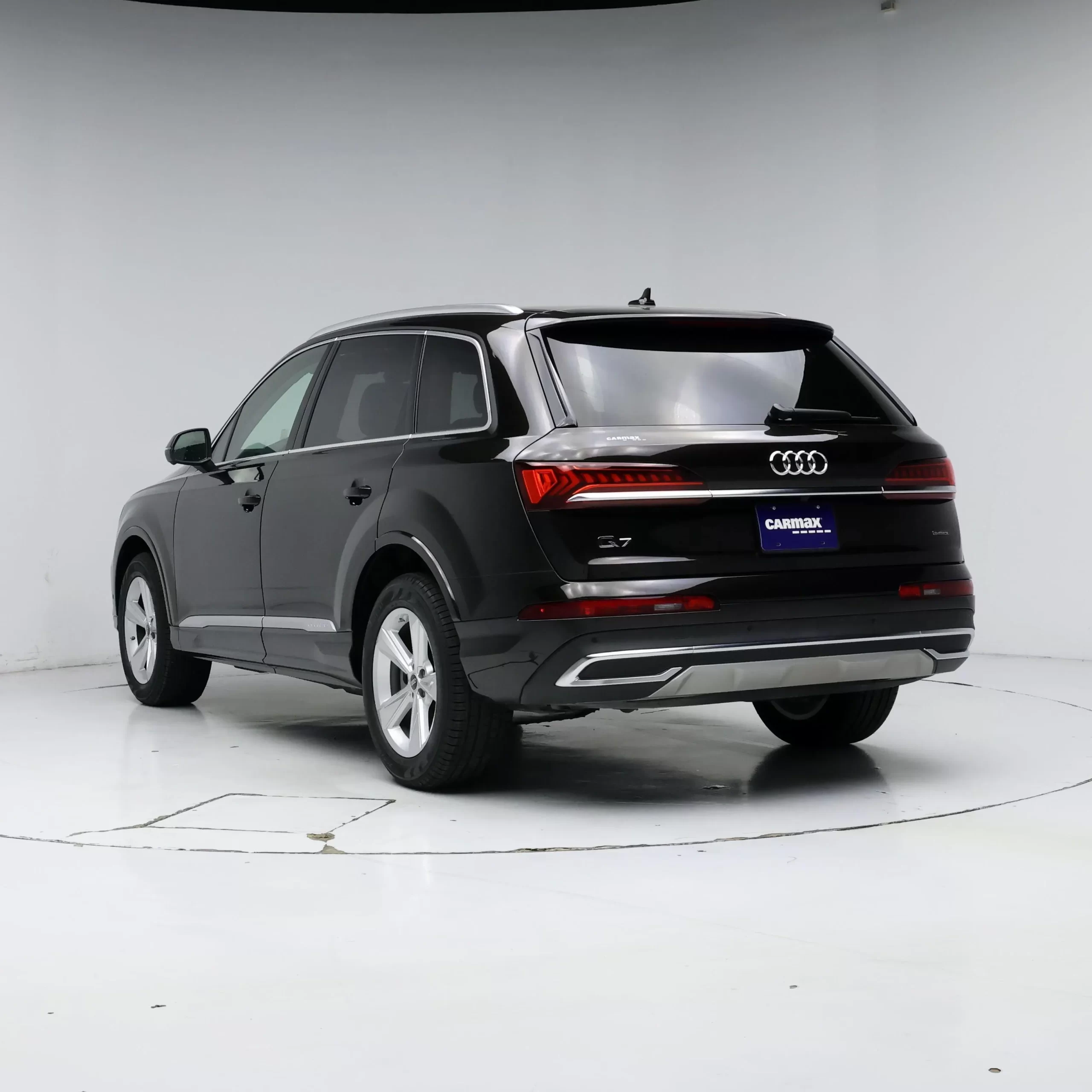 2024  Audi  Q7 Premium Plus