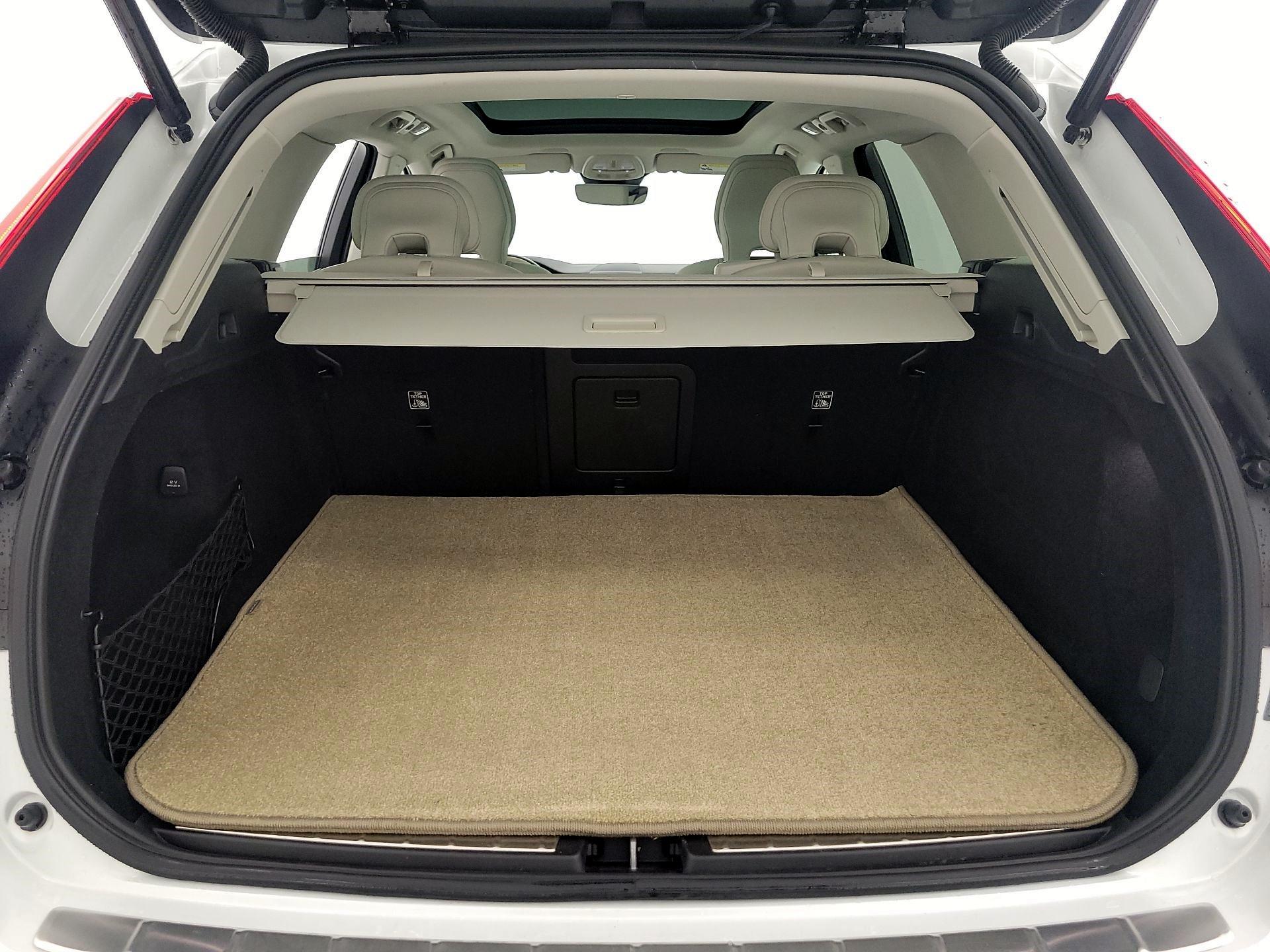 2023  Volvo  XC60 Recharge PHEV T8 Plus Bright Theme