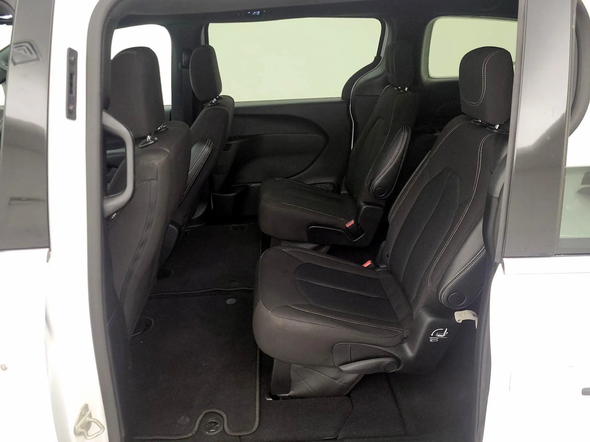 2023  Chrysler  Pacifica Touring
