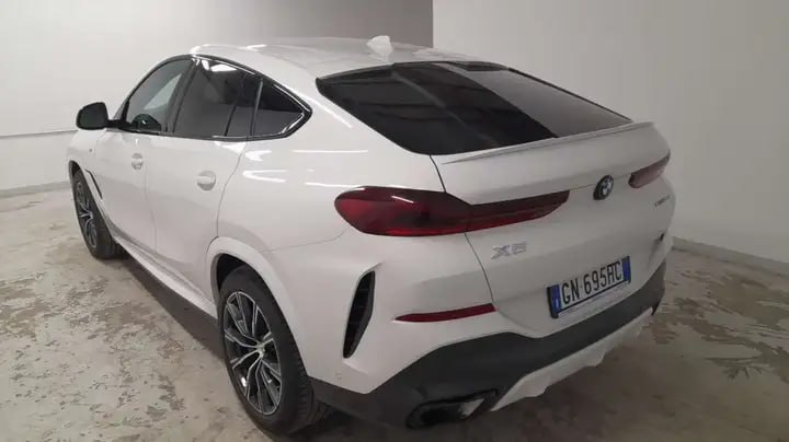 2023 BMW X6