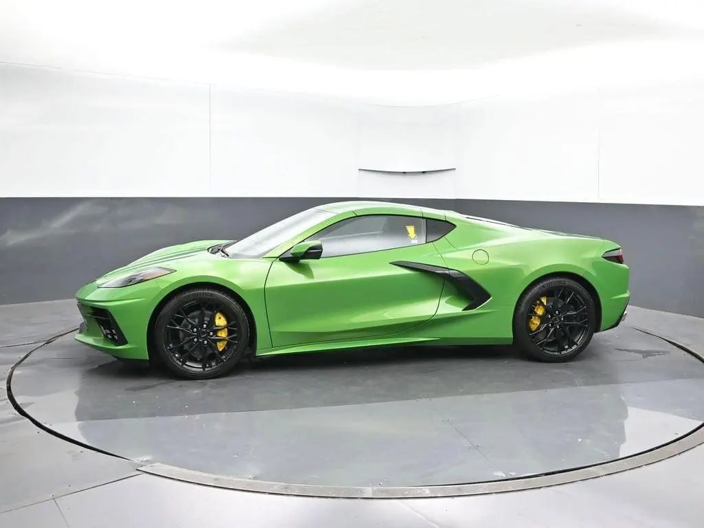 2026 Chevrolet Corvette Stingray w/2LT