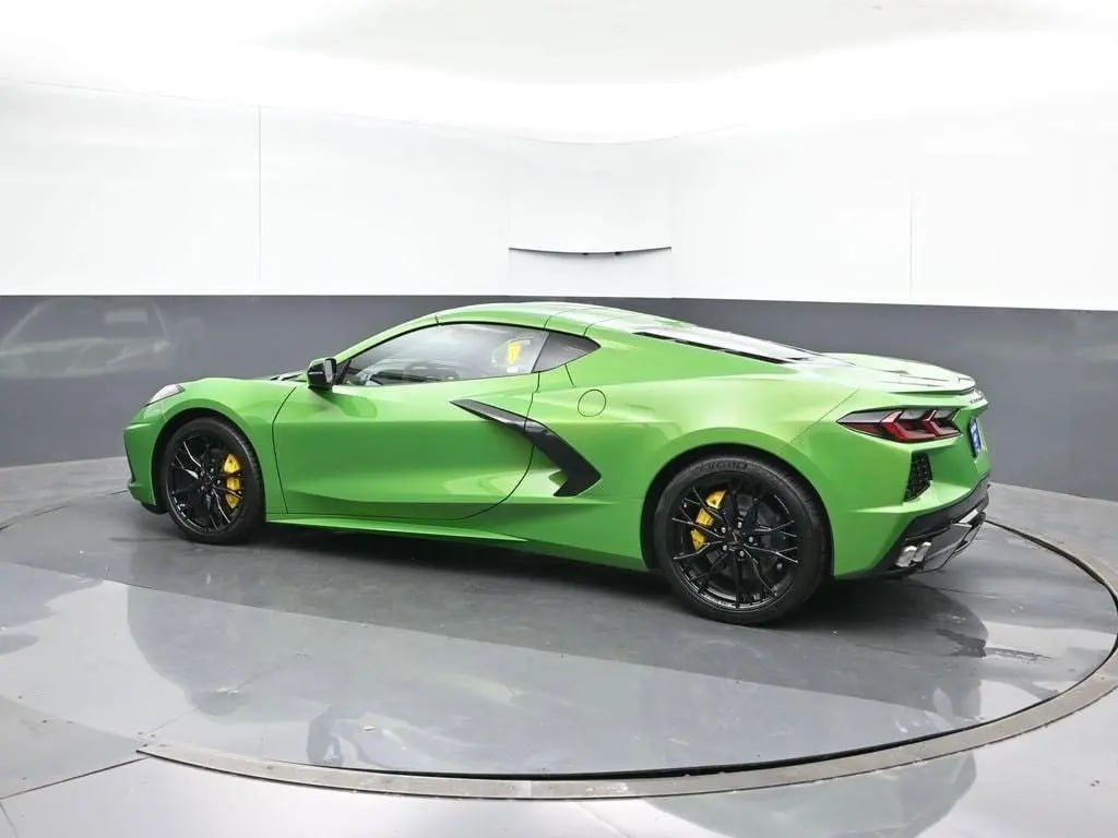2026 Chevrolet Corvette Stingray w/2LT