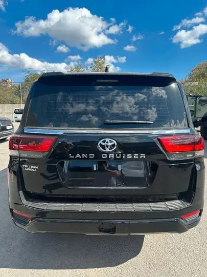 Toyota Land Cruiser 300 GX.R Armored