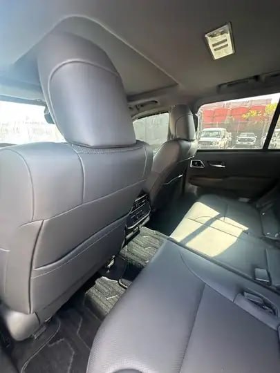 Toyota Land Cruiser 300 GX.R Armored